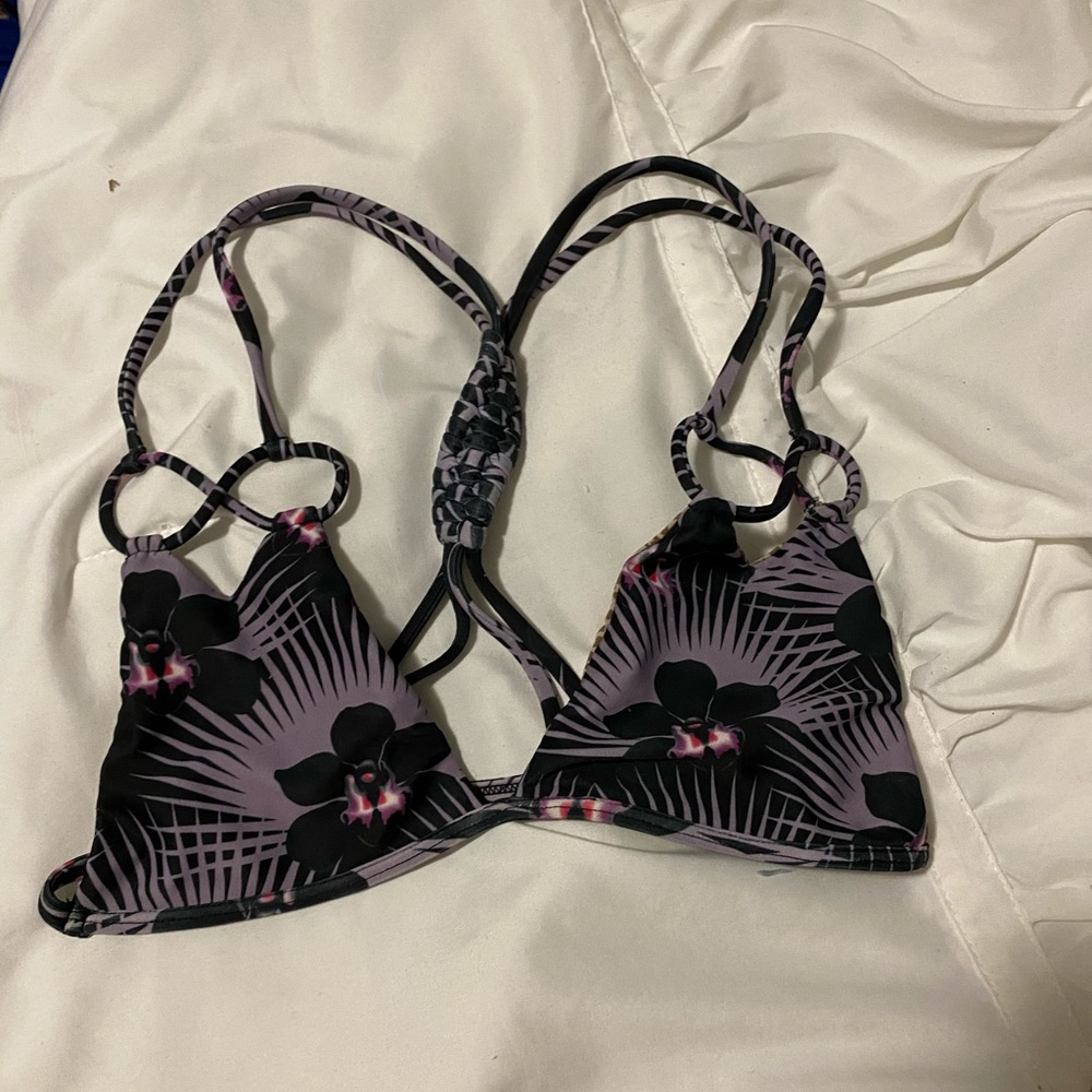 Acacia modern pacific thailand top
